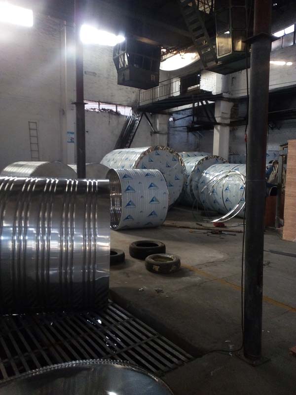 不銹鋼水箱生產現場