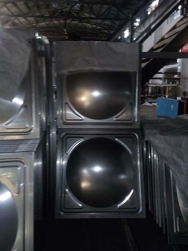 不銹鋼水箱生產現場