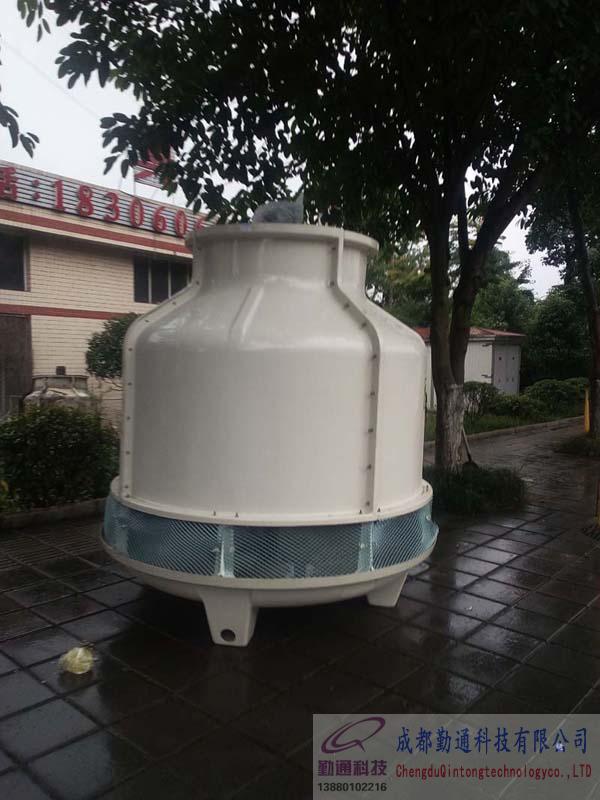 重慶50T圓形逆流冷卻塔施工現場