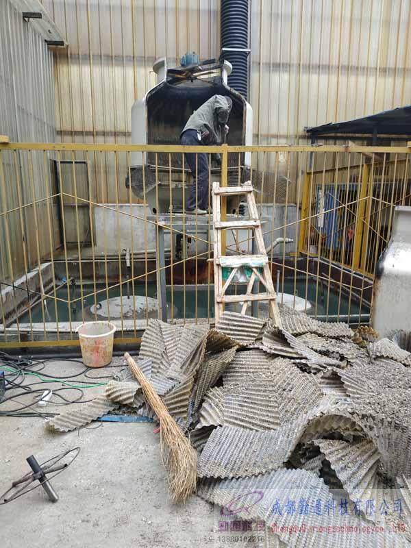 成都雙流冷卻塔填料更換現場