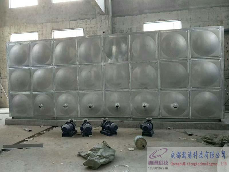 巴中80立方，20立方不銹鋼水箱安裝現場,訂購單位：成都建工集團
