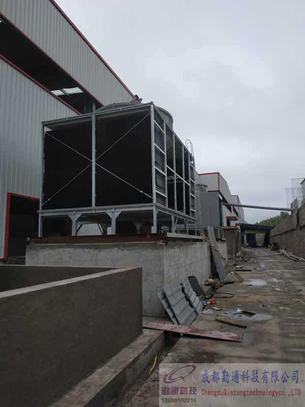 貴州六盤水350L-150L方形橫流塔安裝現場