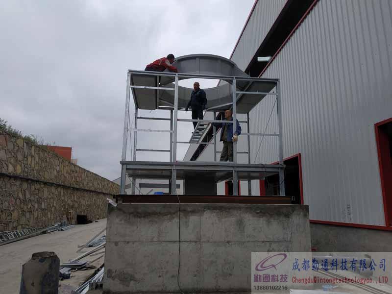 貴州六盤水350L-150L方形橫流塔安裝現場