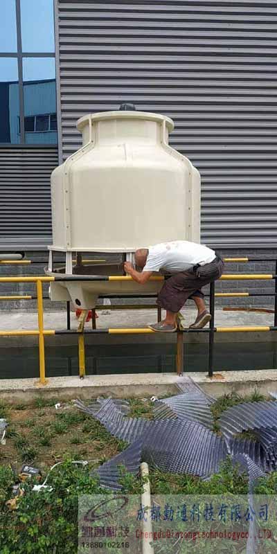 四川成都新都鑄造水冷卻循環系統50T開式冷卻塔安裝現場