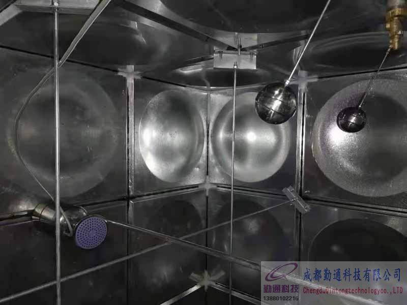 四川雙流18立方304不銹鋼水箱安裝現場