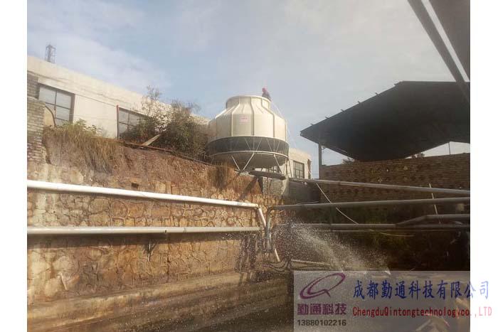 云南昭通GL-225T冷卻塔安裝現場，訂購單位：云南昭通昆華化工有限公司，地址：云南省昭通市魯甸縣茨院鄉昆華化工廠