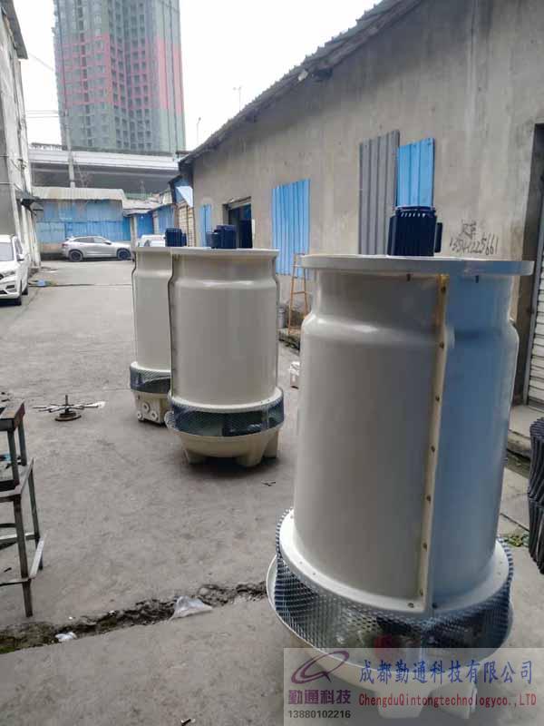 成都邛崍5臺LH-10T冷卻塔組裝現場-訂購單位成都歐康醫藥股份有限公司