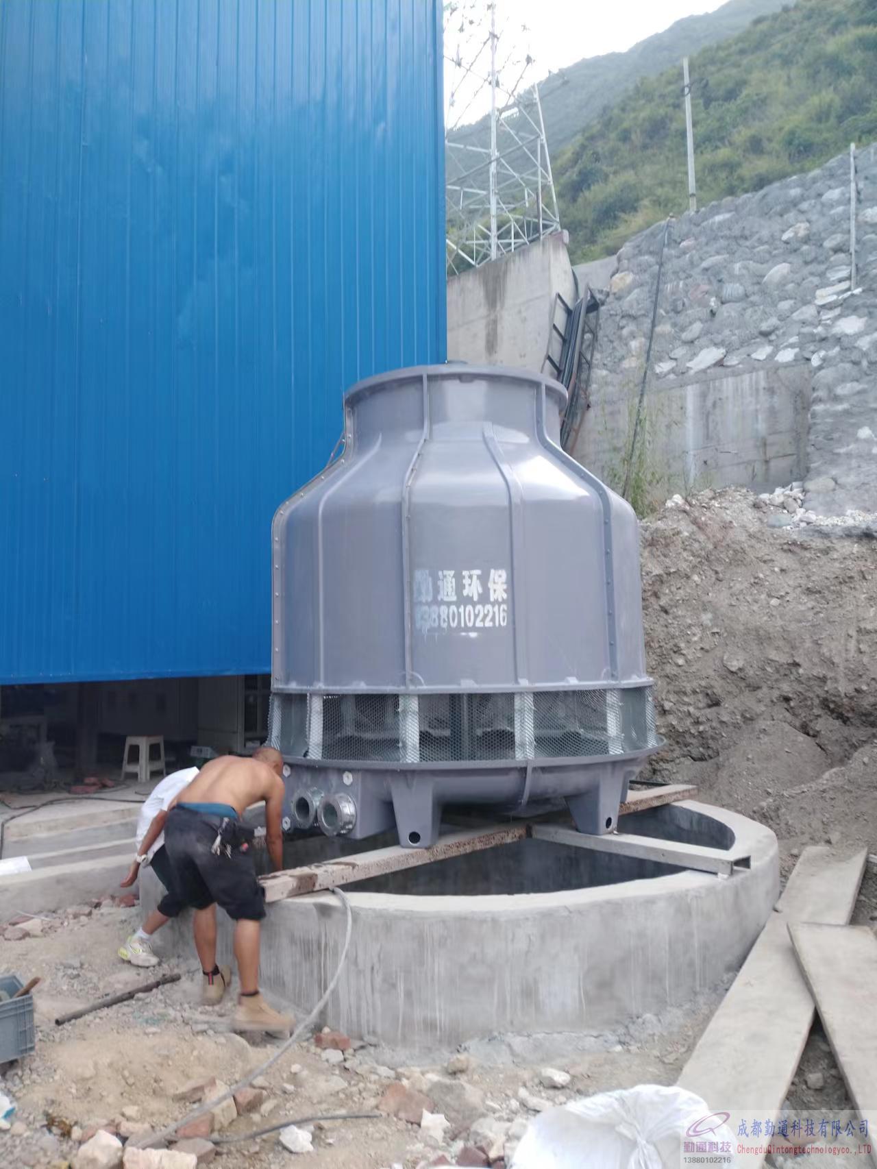 四川石棉150T高溫冷卻塔安裝現場