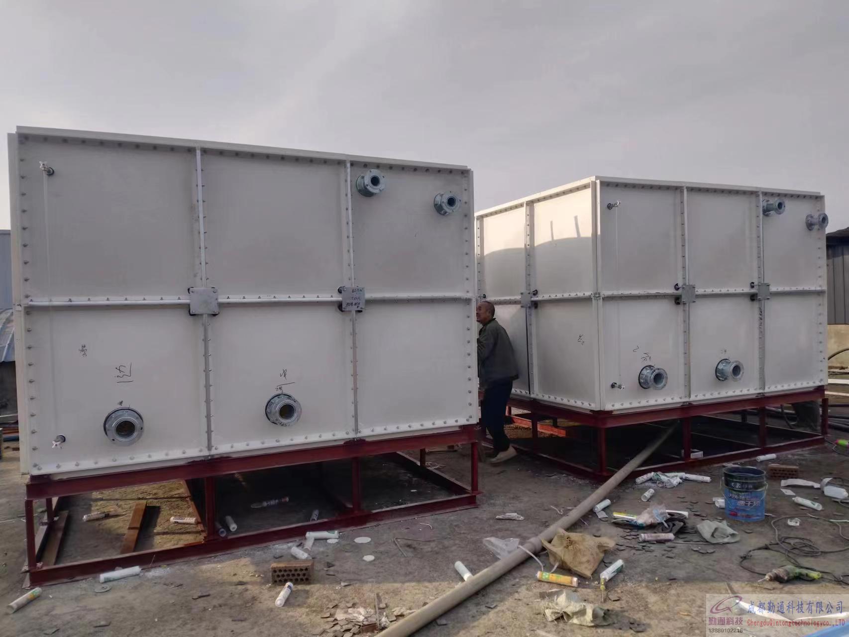 崇州玻璃鋼水箱安裝現場