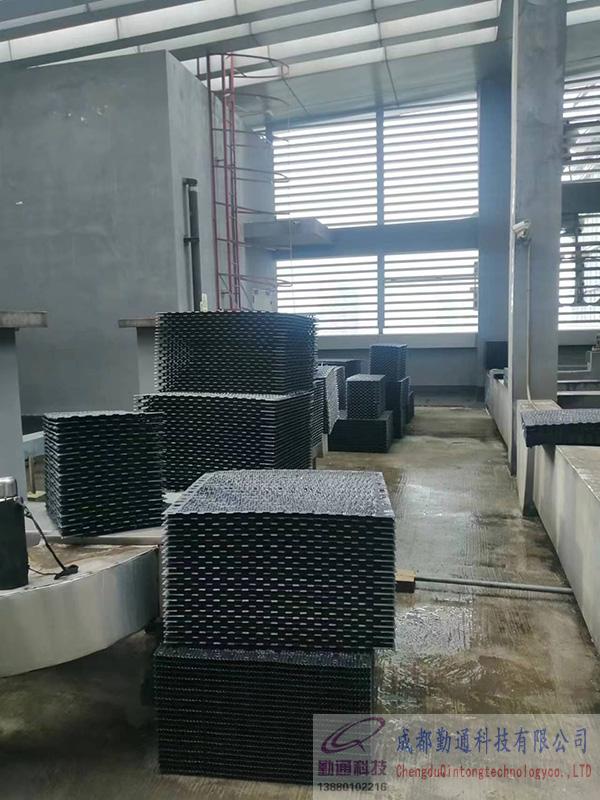 成都溫江酒店橫流塔填料更換現場