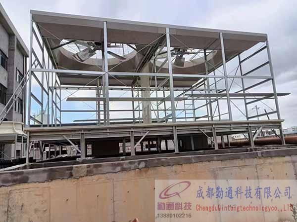 成都方形橫流冷卻塔安裝現場