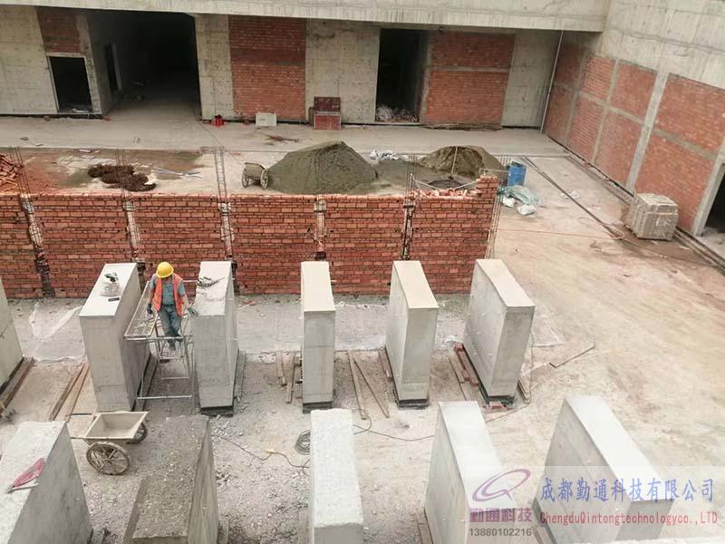 四川成都萬達醫院橫流塔基礎測驗現場