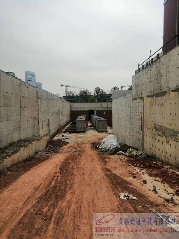 四川成都萬達醫院橫流塔基礎測驗現場